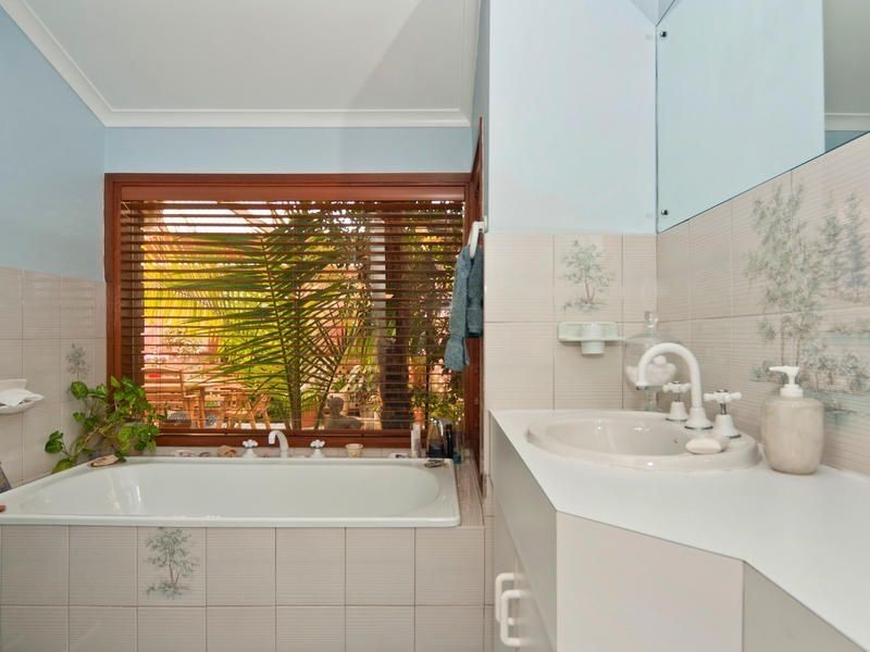 22 Dallas Court, Wynn Vale SA 5127