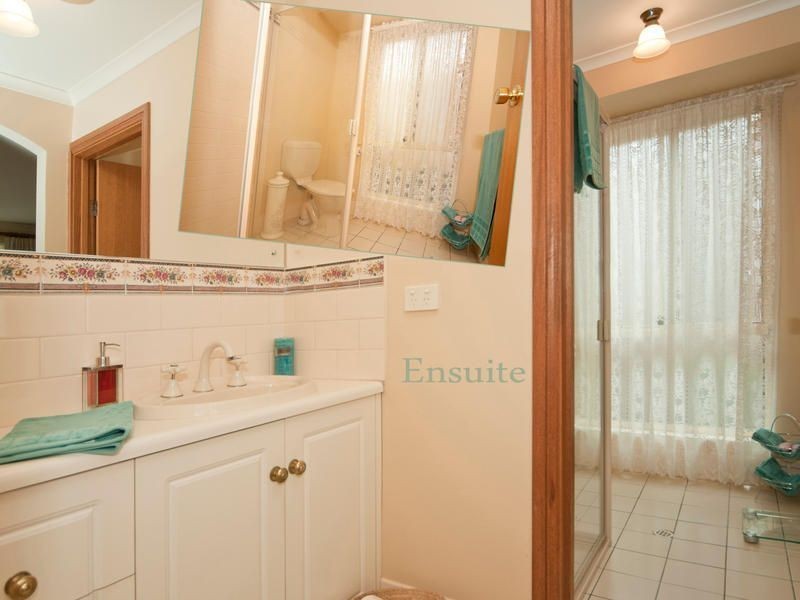 24 Carrail Grove, Greenwith SA 5125