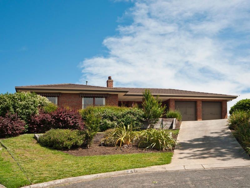 4 Bowhey Court, Redwood Park SA 5097