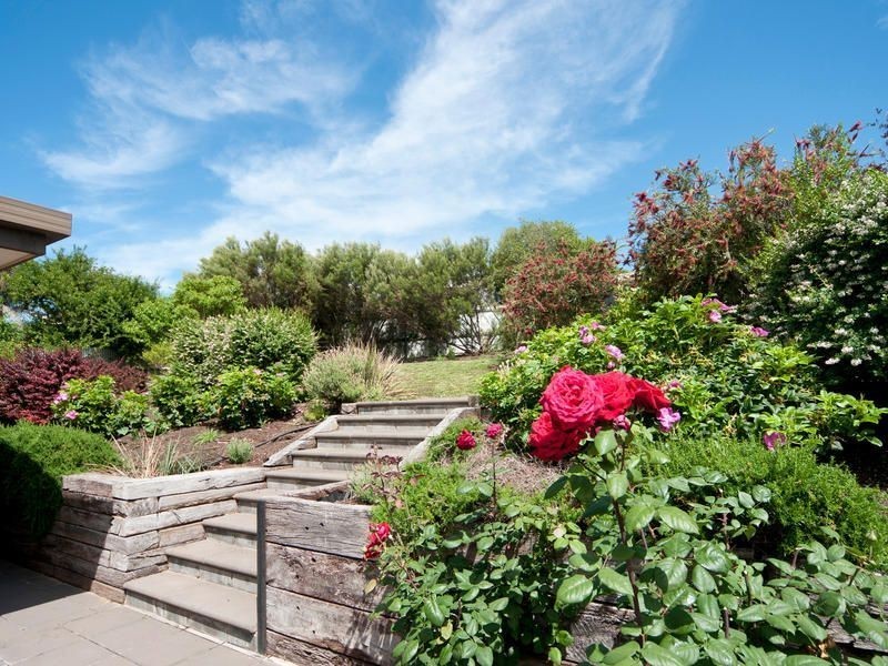 4 Bowhey Court, Redwood Park SA 5097