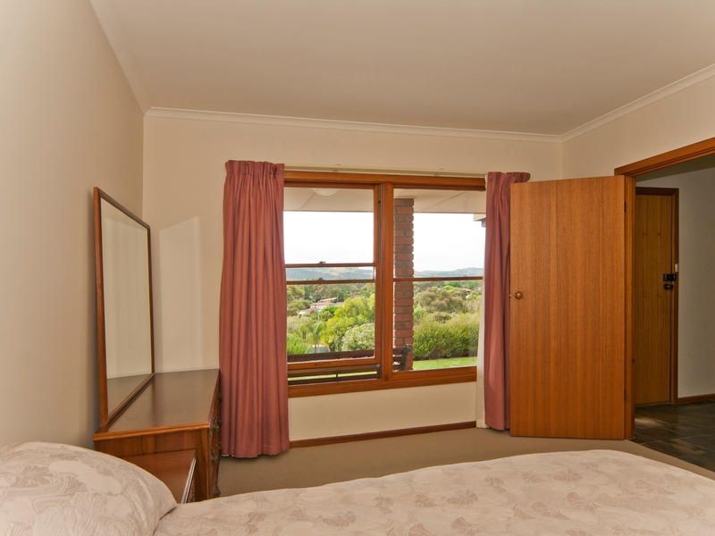 4 Bowhey Court, Redwood Park SA 5097