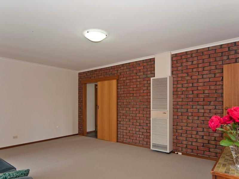 4 Bowhey Court, Redwood Park SA 5097