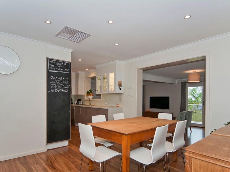 21 Robertson Crescent, Redwood Park SA 5097