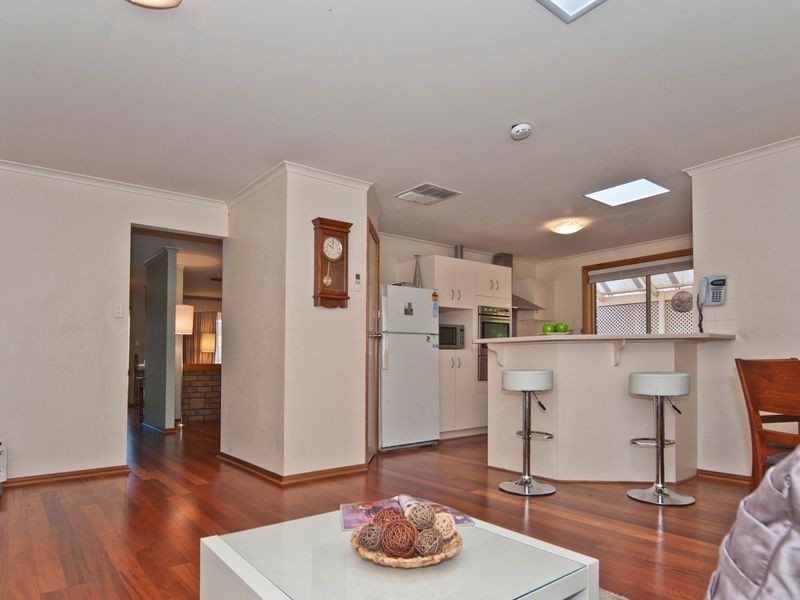 2 Oakvale Place, Wynn Vale SA 5127