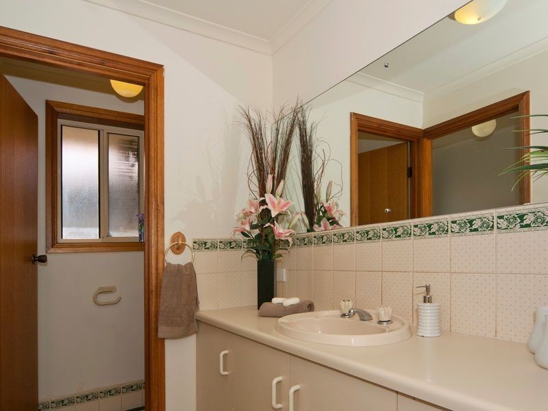 2 Oakvale Place, Wynn Vale SA 5127