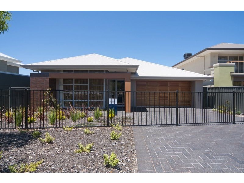 84 Highfield Drive, Craigburn Farm SA 5051