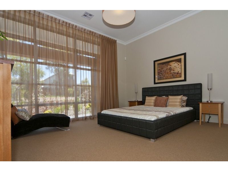 84 Highfield Drive, Craigburn Farm SA 5051