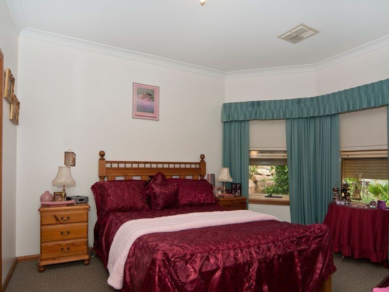 5 Lake Fortesque Ave, Greenwith SA 5125