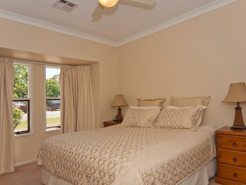 10 Howell Place, Wynn Vale SA 5127