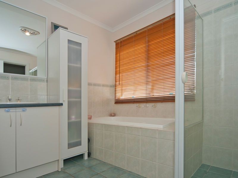 7 Lancelot Grove, Burton SA 5110