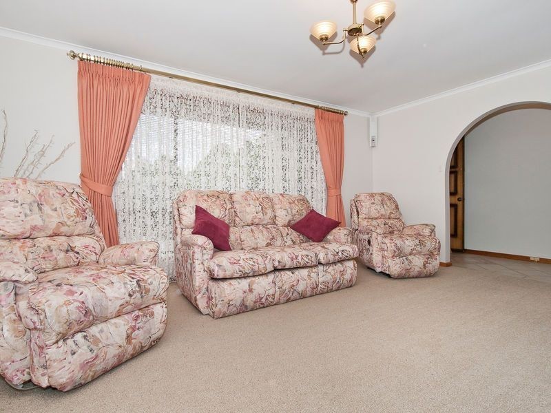 8 Henryk Drive, Hillbank SA 5112