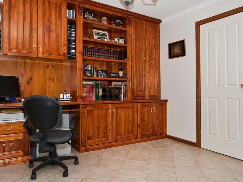 8 Henryk Drive, Hillbank SA 5112