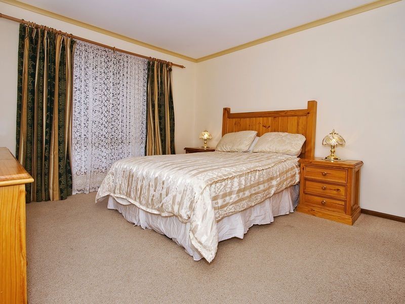 8 Henryk Drive, Hillbank SA 5112