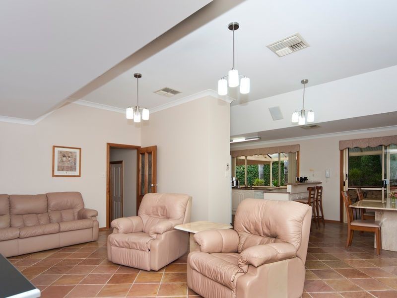 13 Brooklyn Chase, Greenwith SA 5125