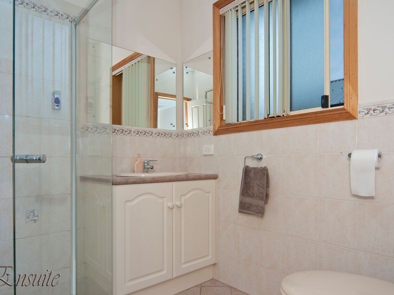 13 Brooklyn Chase, Greenwith SA 5125