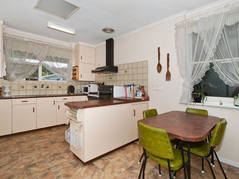 7 Pantowora Drive, Hope Valley SA 5090