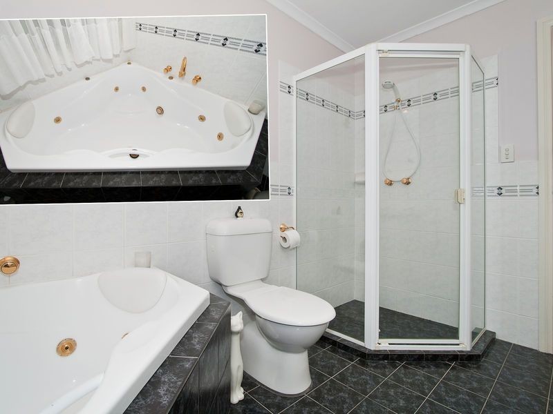 21 Chapel Hill Road, Greenwith SA 5125