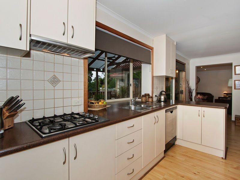 12 Grevillea Drive, Banksia Park SA 5091