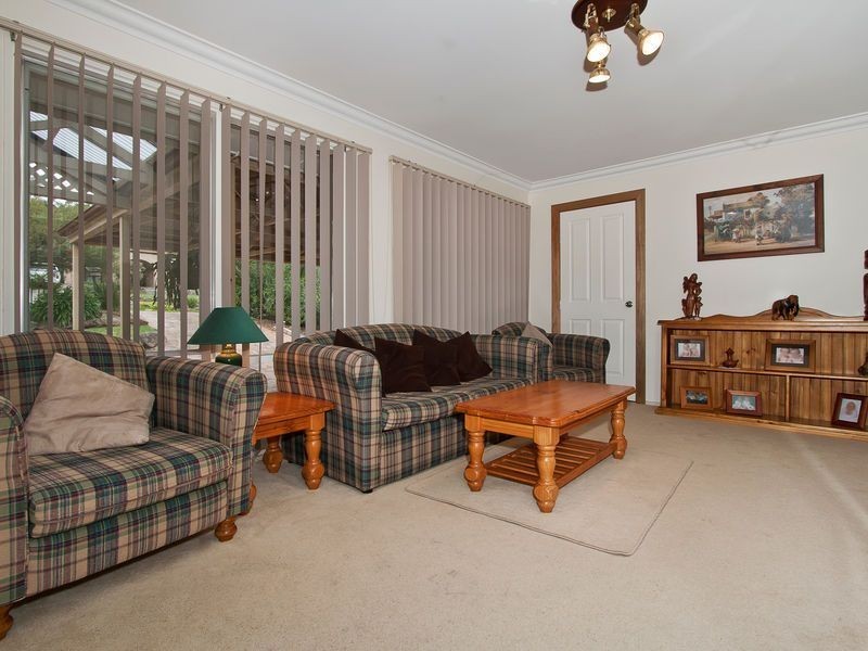 12 Grevillea Drive, Banksia Park SA 5091