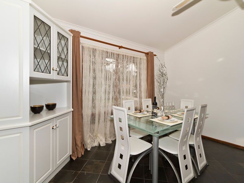 19 Newland Ave, Ridgehaven SA 5097