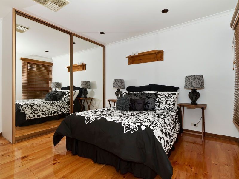 19 Newland Ave, Ridgehaven SA 5097