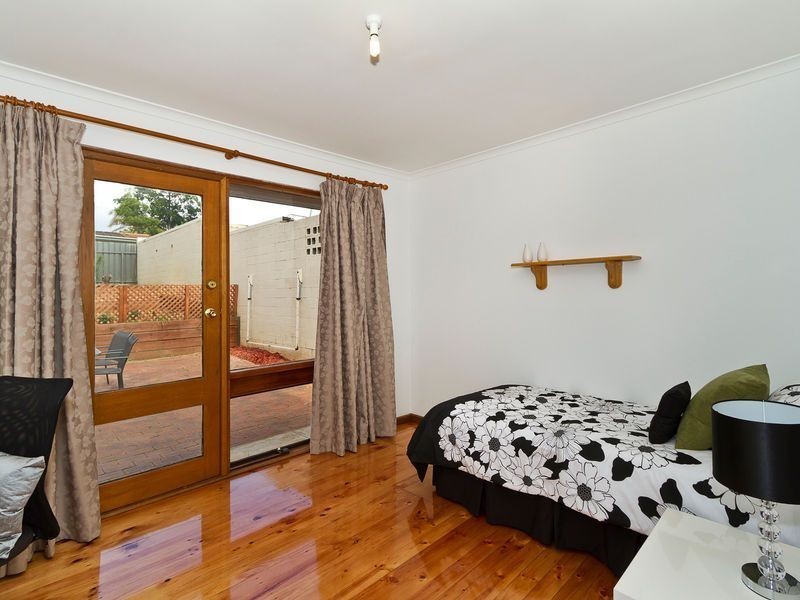 19 Newland Ave, Ridgehaven SA 5097