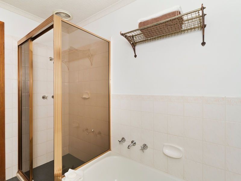 19 Newland Ave, Ridgehaven SA 5097