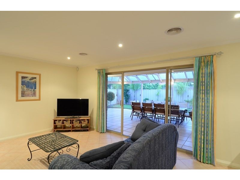 21 Lake Miranda Court, Greenwith SA 5125