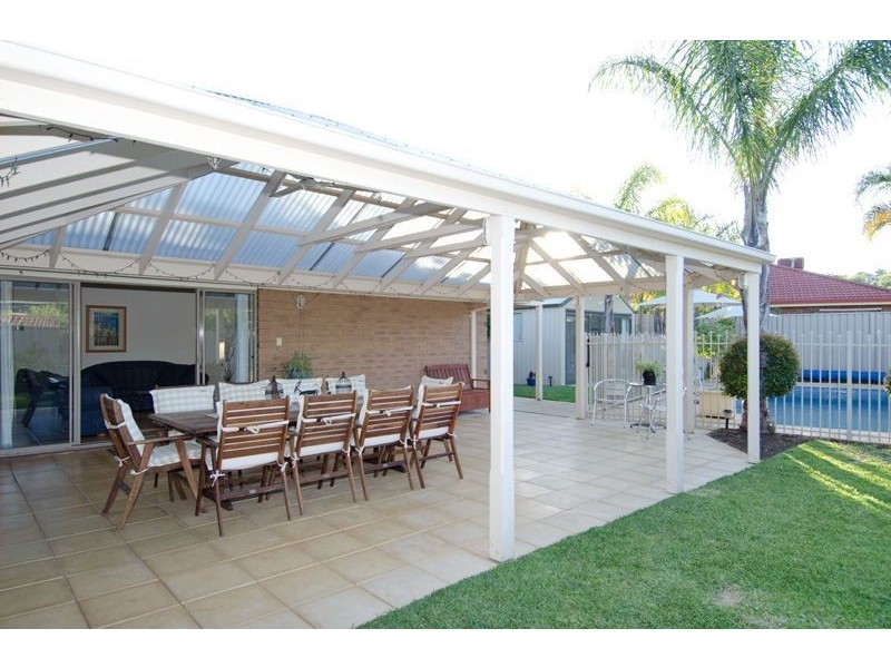 21 Lake Miranda Court, Greenwith SA 5125