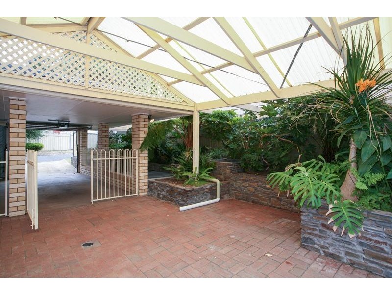 33 Hoylake Crescent, Fairview Park SA 5126