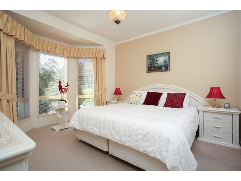 9 Rokewood Cct, Golden Grove SA 5125