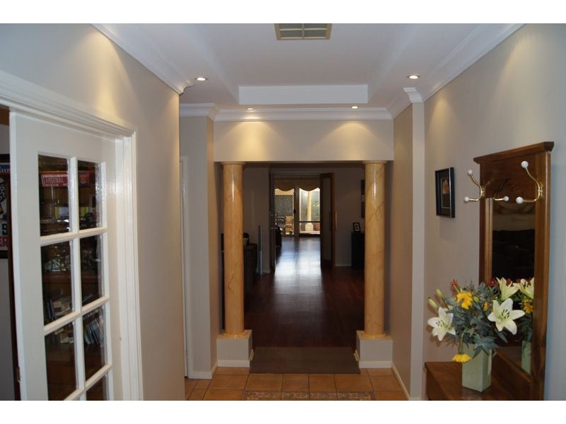 4 Scotney Court, Oakden SA 5086