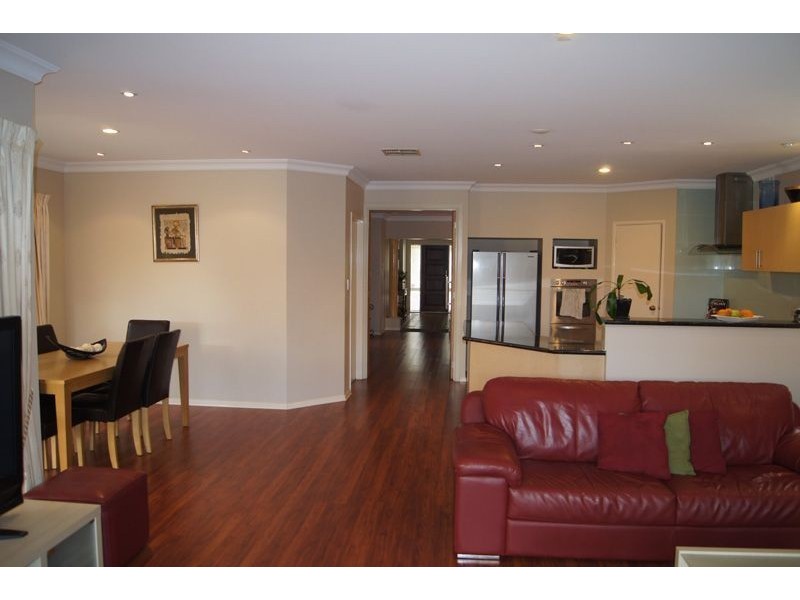 4 Scotney Court, Oakden SA 5086