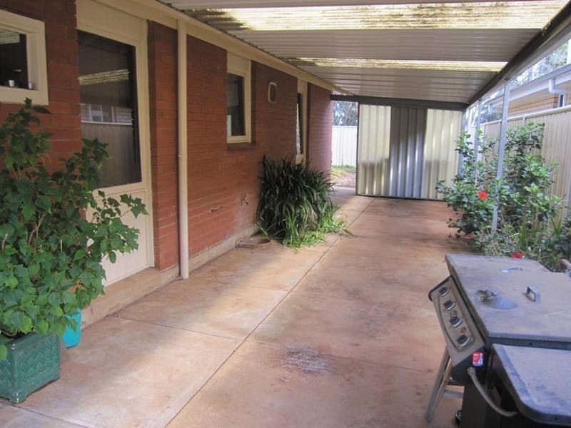 1 Jose Court, Para Hills West SA 5096