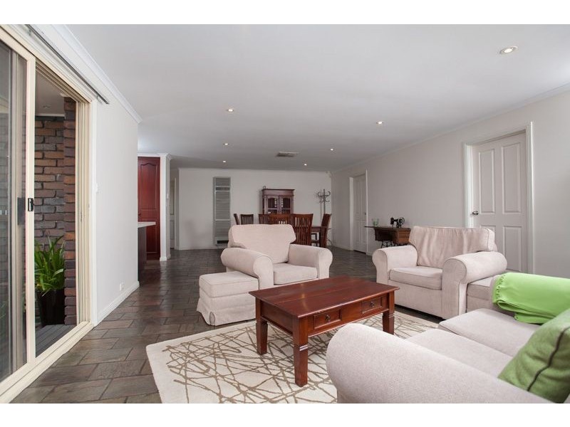 15 Summer Hill Court, Wynn Vale SA 5127