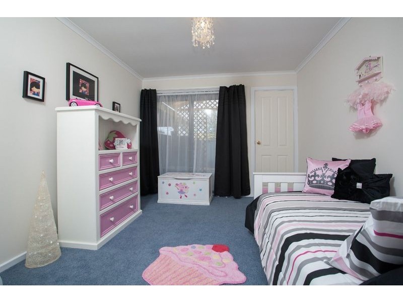 8 Blaxland Avenue, Wynn Vale SA 5127