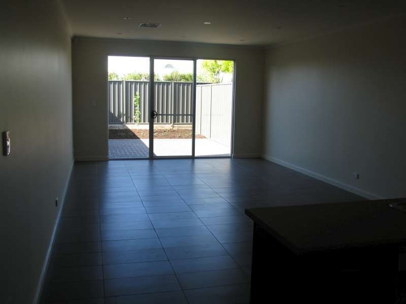 49A Trinity Circuit, Mawson Lakes SA 5095