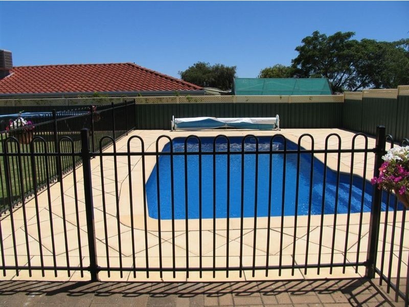 26 Trevithick Crescent, Redwood Park SA 5097