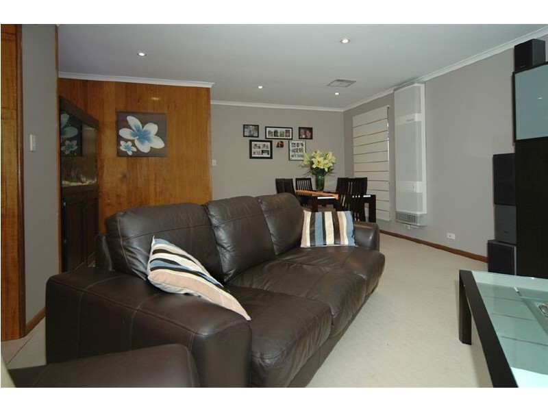 28 Allchurch Avenue, Redwood Park SA 5097