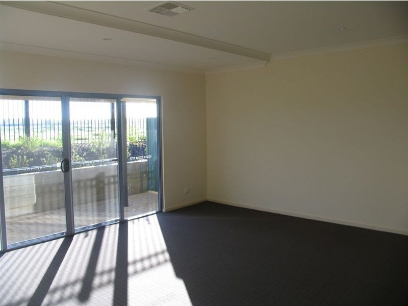 2/20-22 Phillipson Circuit, Mawson Lakes SA 5095