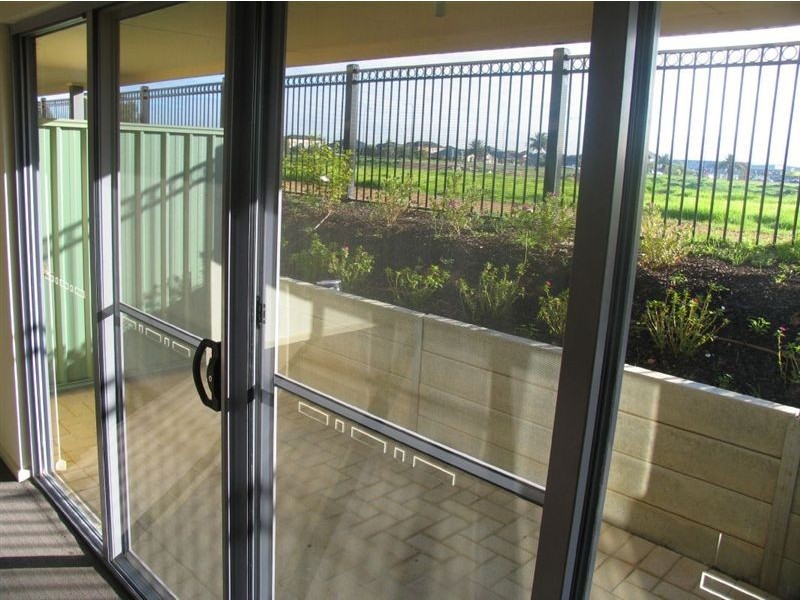 2/20-22 Phillipson Circuit, Mawson Lakes SA 5095