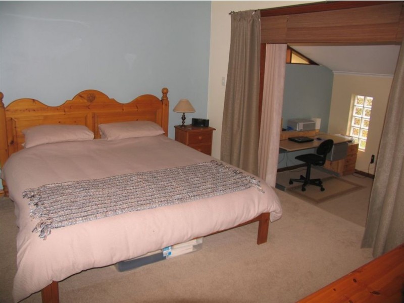 5 Hamilton Road, Fairview Park SA 5126