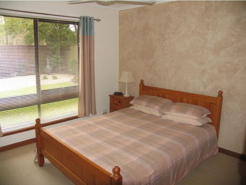 5 Hamilton Road, Fairview Park SA 5126