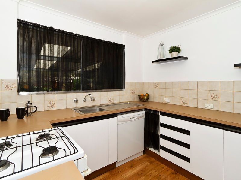 18 Cronulla drive, Redwood Park SA 5097