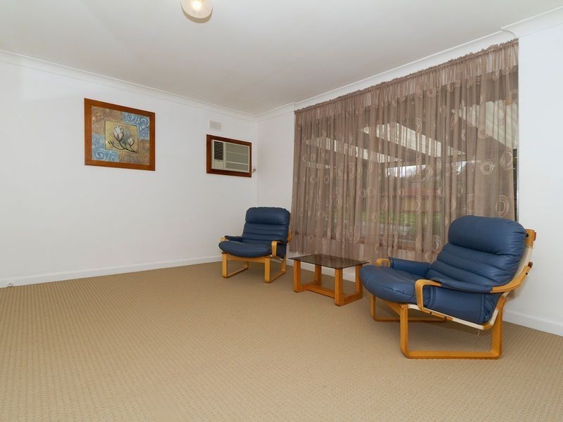 18 Cronulla drive, Redwood Park SA 5097