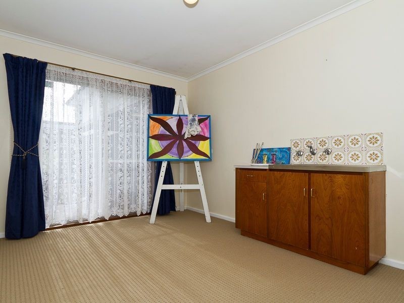 18 Cronulla drive, Redwood Park SA 5097