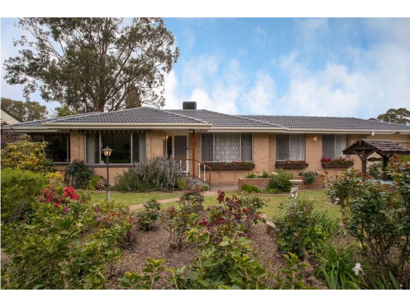 8 Greenway Drive, Surrey Downs SA 5126