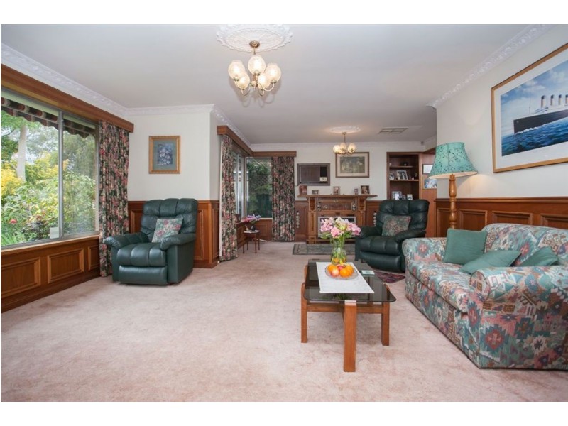 8 Greenway Drive, Surrey Downs SA 5126