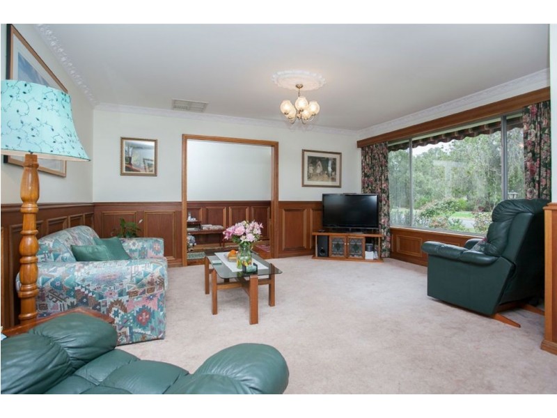 8 Greenway Drive, Surrey Downs SA 5126