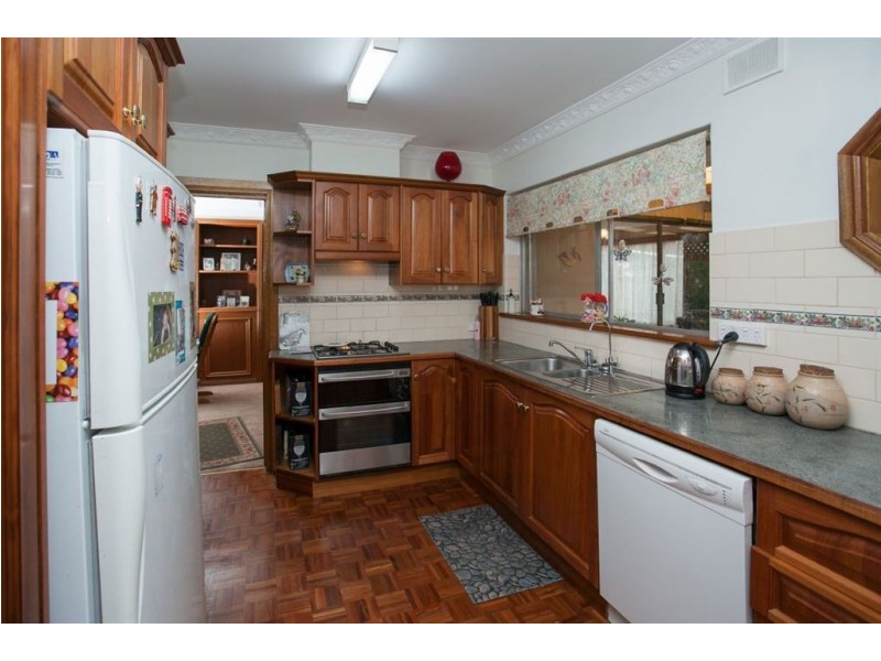 8 Greenway Drive, Surrey Downs SA 5126